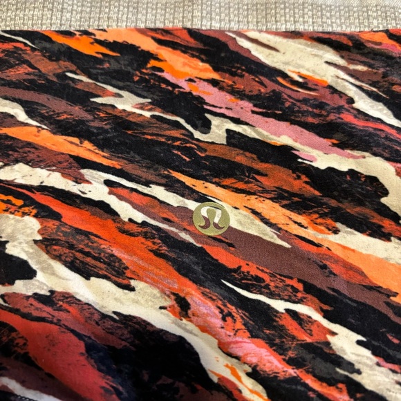 Lululemon Lunar New Year Align High-Rise Pant/Legging 25" SIZE 4 - Picture 9 of 13